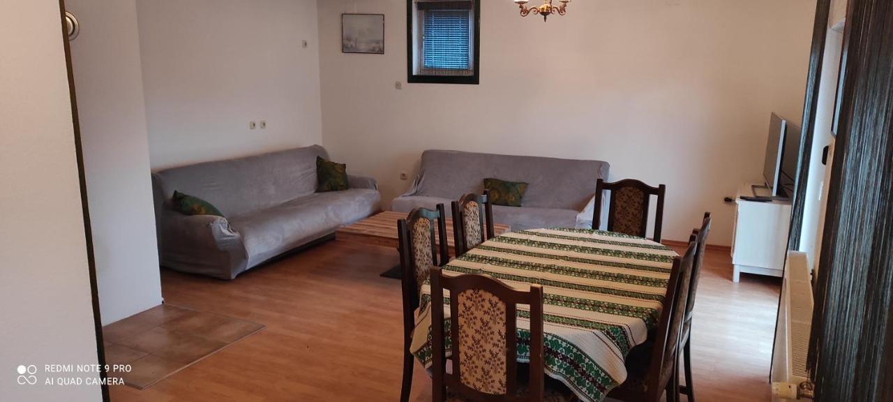 Apartman Mwa 슬라본스키브로드 외부 사진